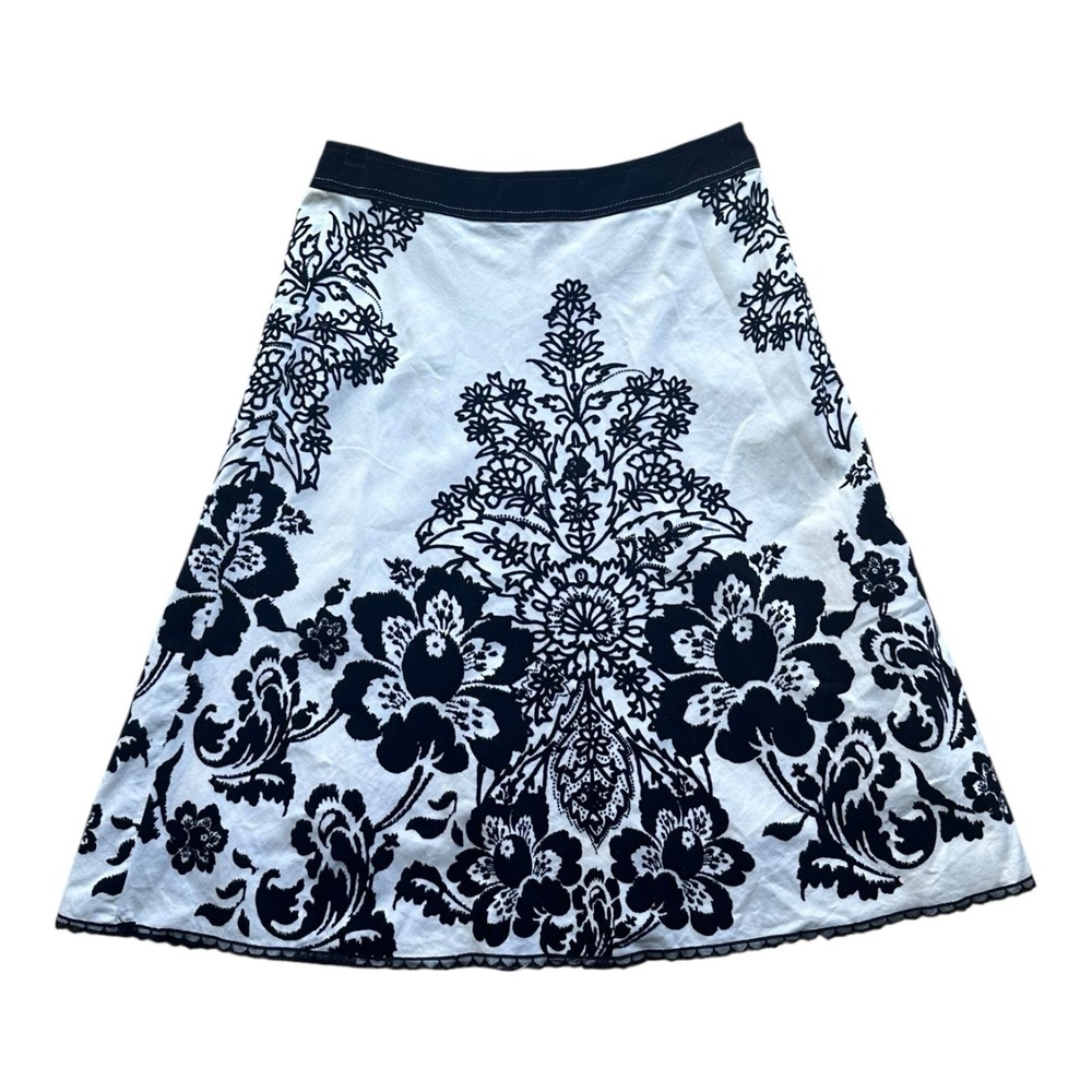 WOMENS CYNTHIA STEFFE WHITE/BLACK VELOUR FLORAL DESIGN SKIRT SIZE 2